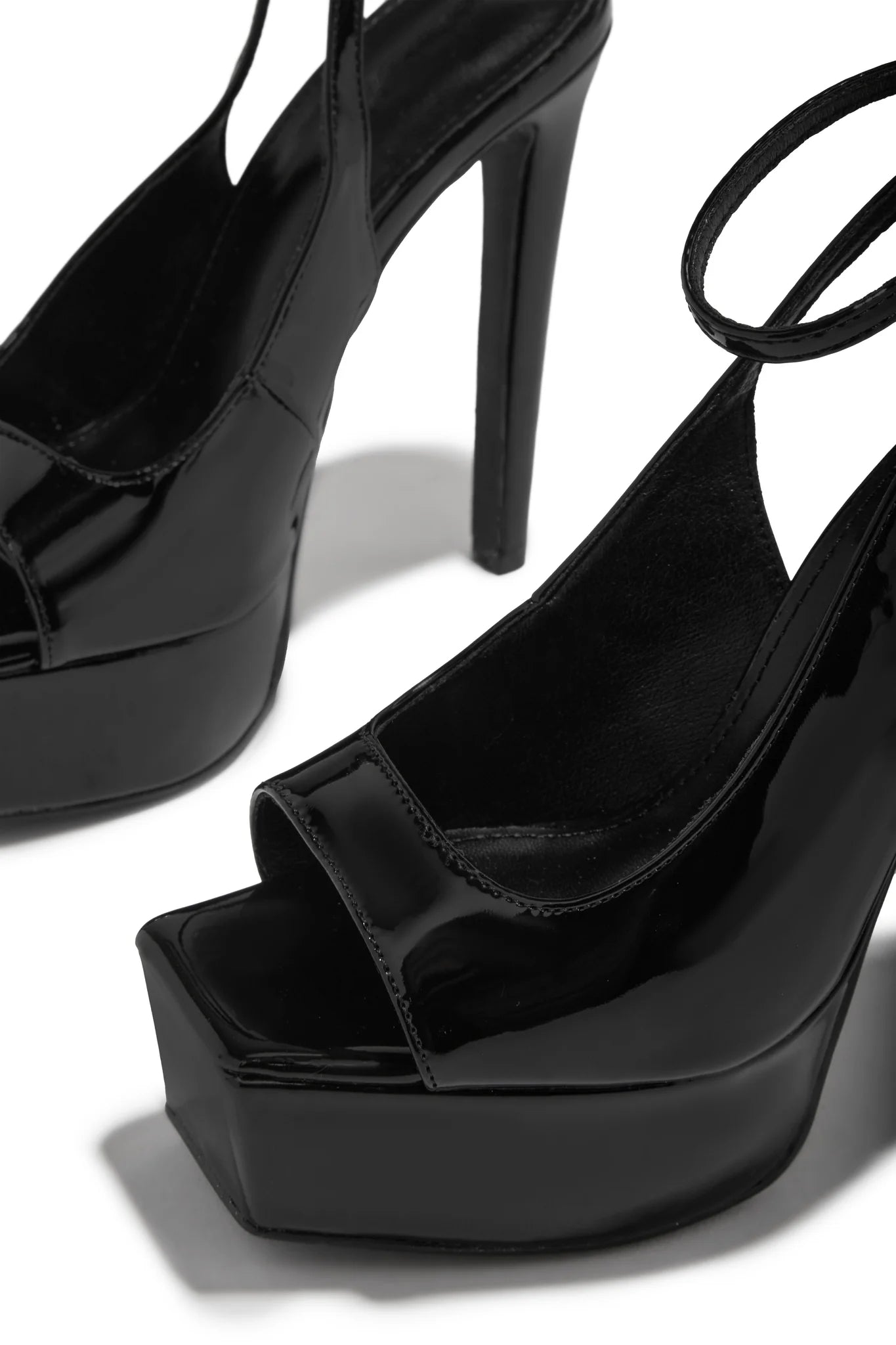 Platform Peet Toe Heels