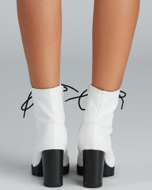 FASHION LACE UP BOOTIES