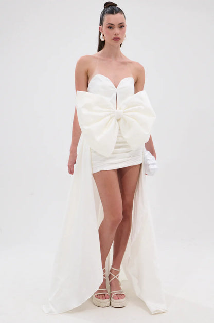 Glam Mini Dress Whit Train