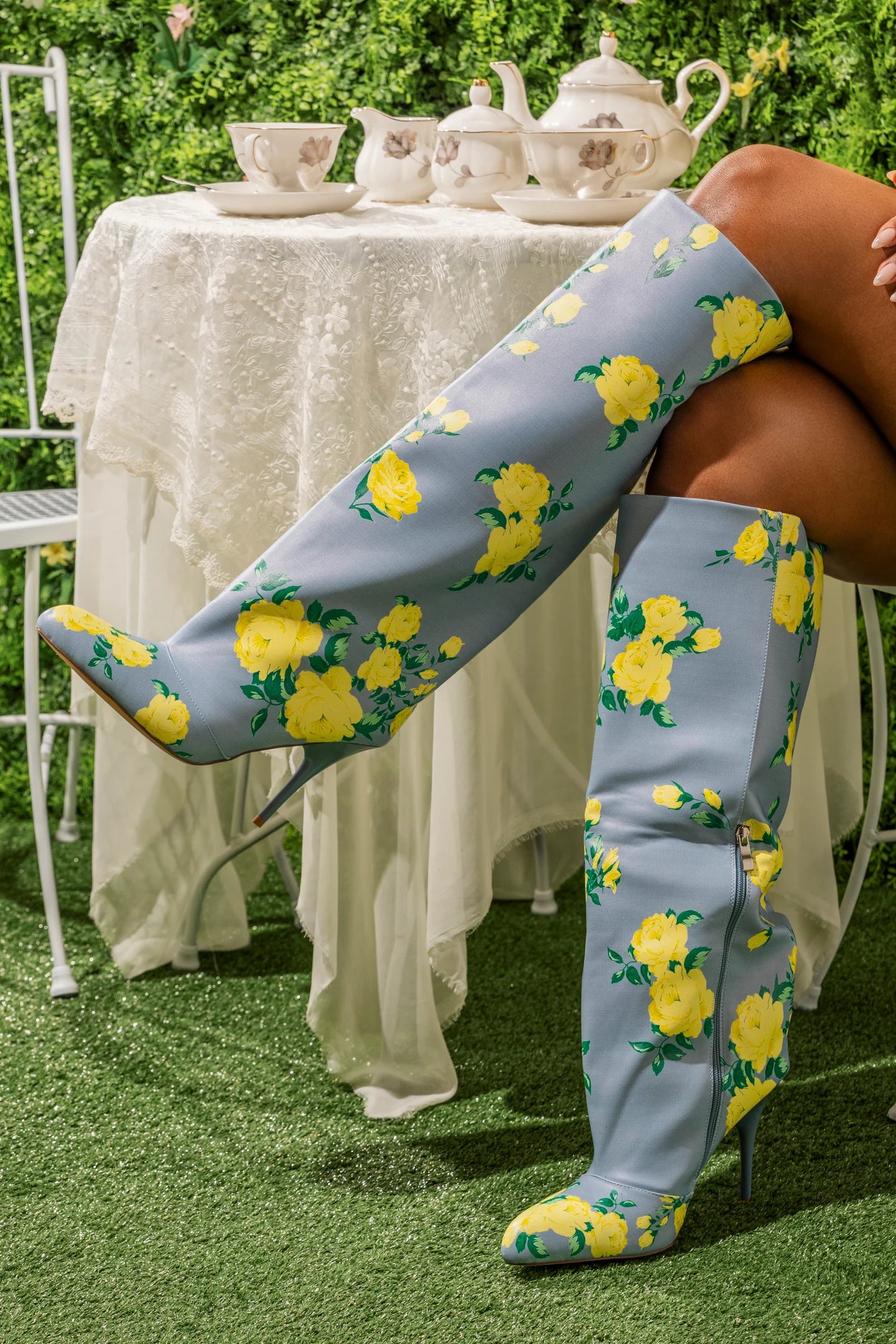 BLUE FLORAL GARLAND BOOT