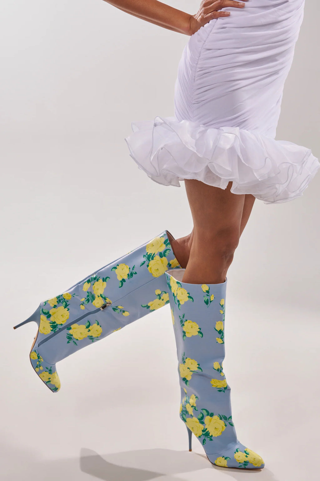 BLUE FLORAL GARLAND BOOT