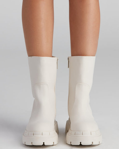 TRENDY LUG SOLE BOOTIES