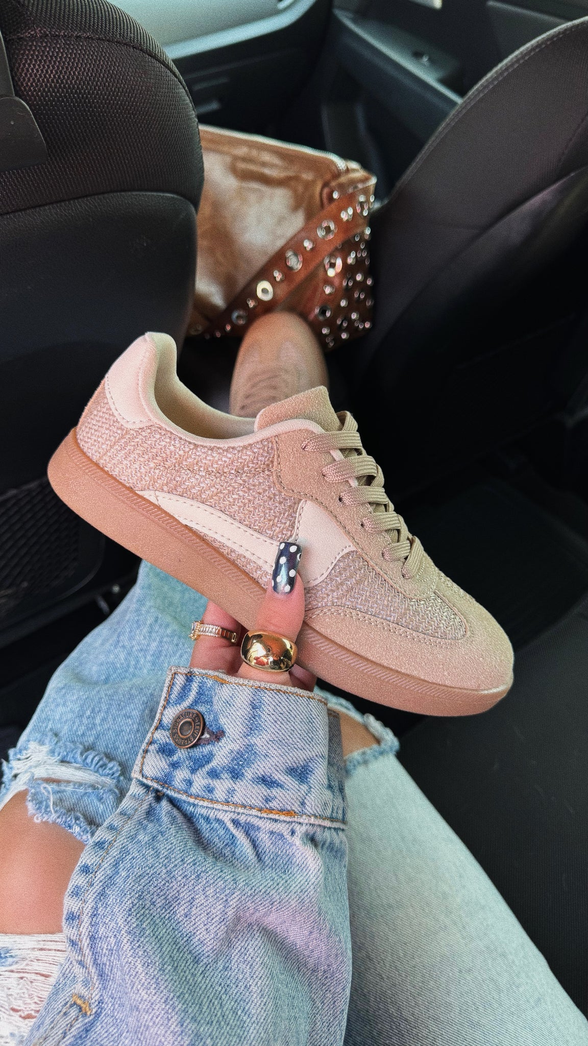 Noticie Lace Up Sneakers