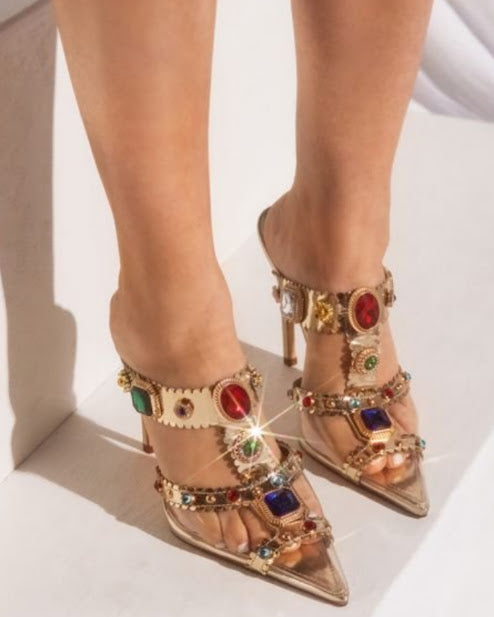 CLEAR GEM POINTED HEELS
